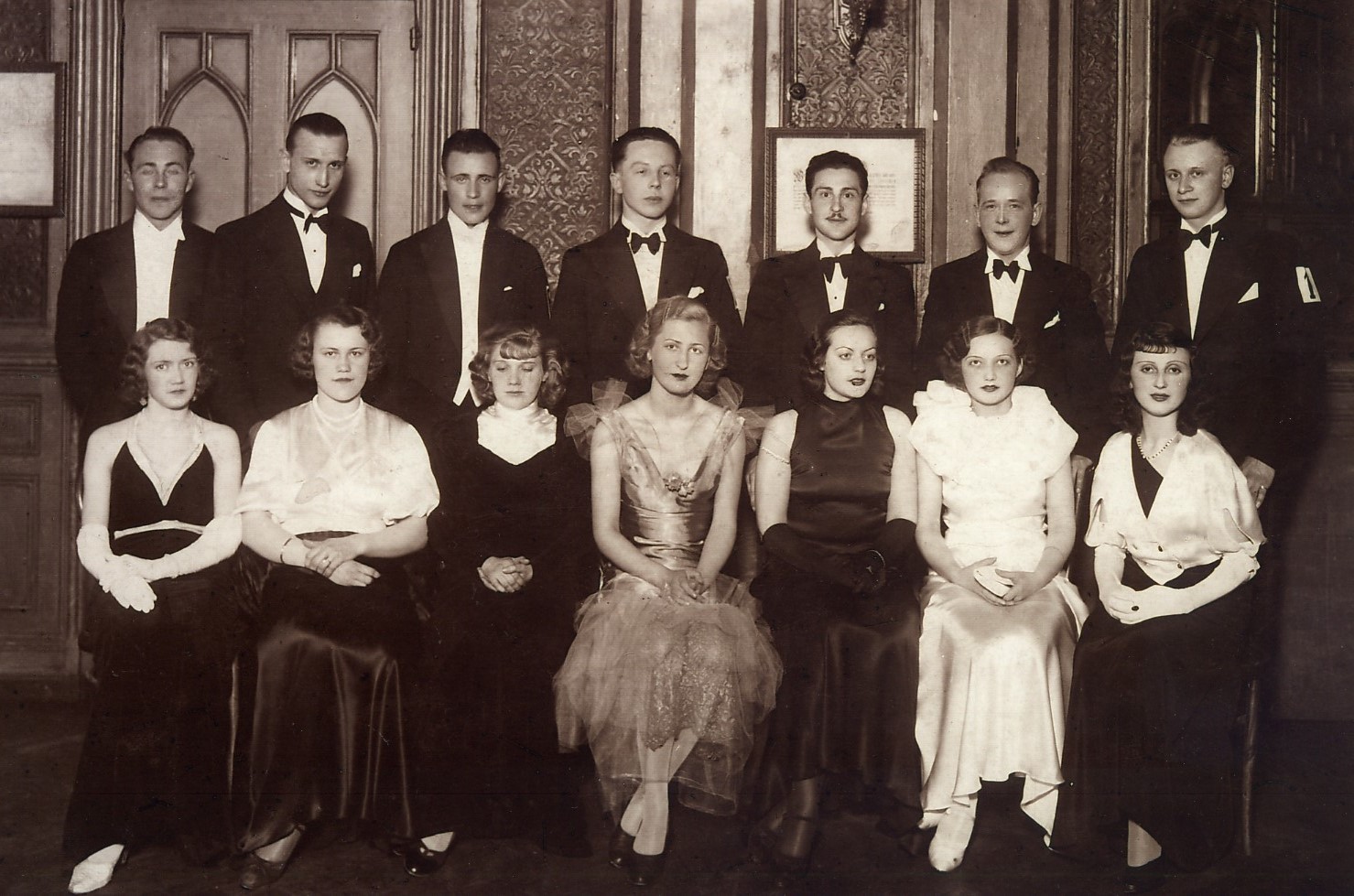 Riga 1935, Jahresmeisterschaft im Gesellschaftstanz, 1. Paar links: Ella Walendowsky, geb. Wendt, Wilhelm Walendowsky